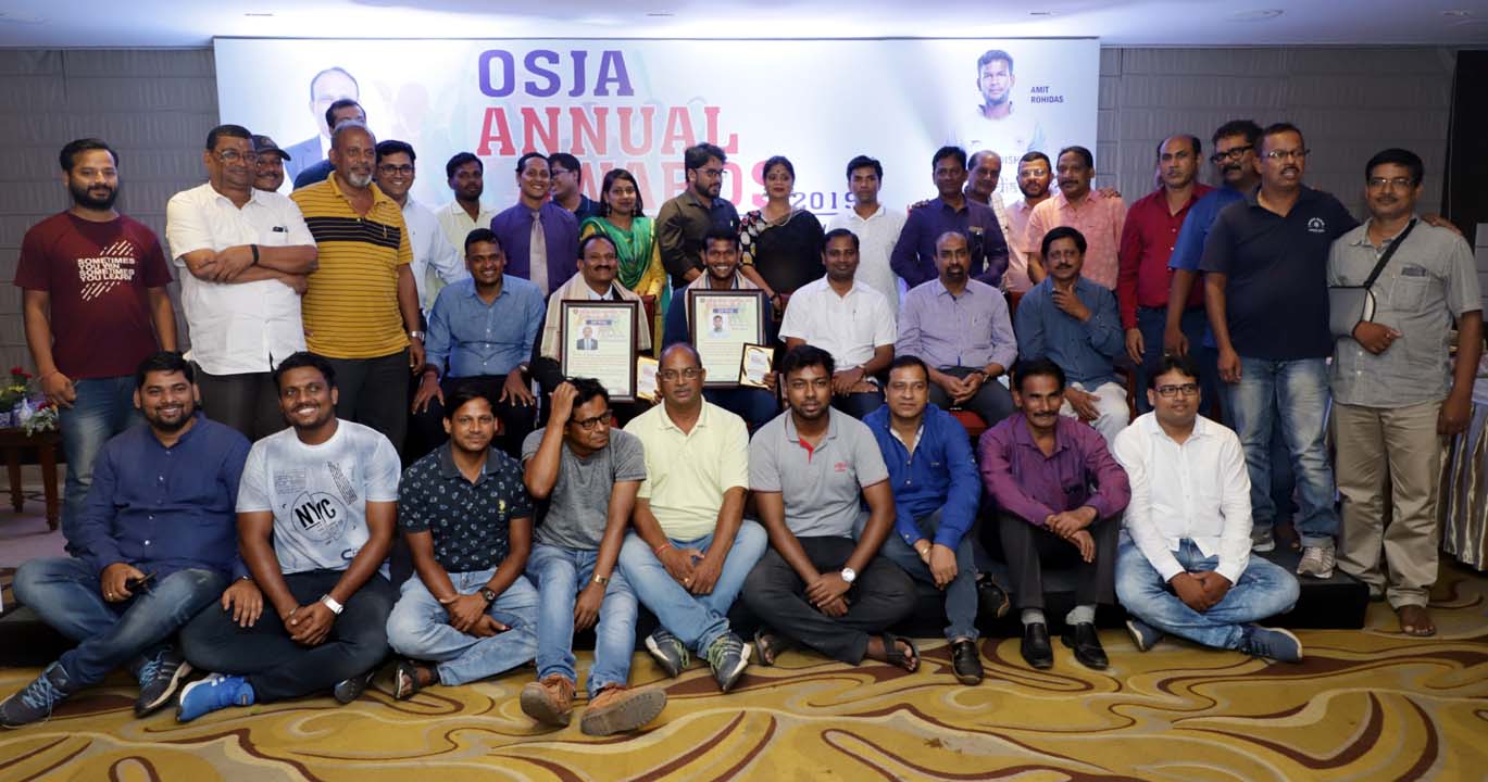 Members of OSJA with awardees and guests at the 2nd Annual Awards function in Bhubaneswar on 29th June, 2019.